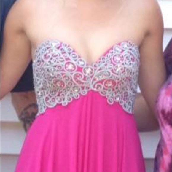 4437 DQ (FUCHSIA) - WOMEN PROM